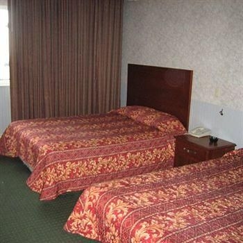 โรงแรมเจตส์ มอเตอร์ อินน์ (Jets Motor Inn Hotel)1