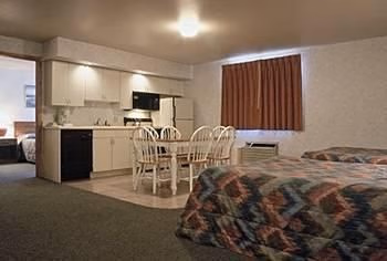 Cedar Lodge Motel1