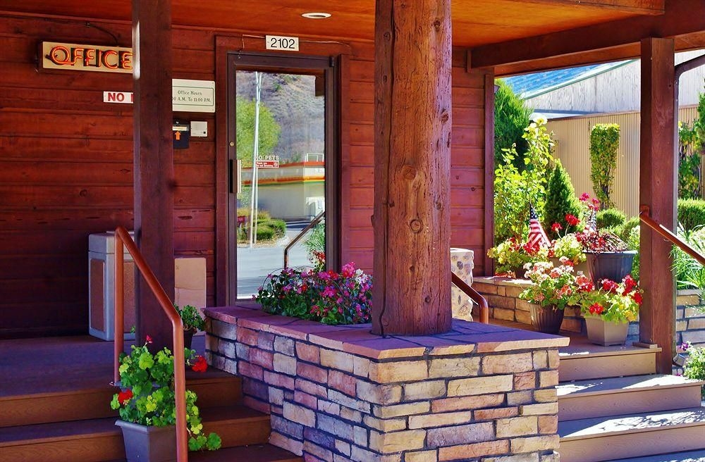 Cedar Lodge Motel0