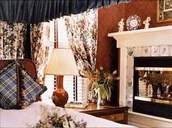 A Cambridge House Inn at Porter3