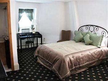A Cambridge House Inn at Porter2