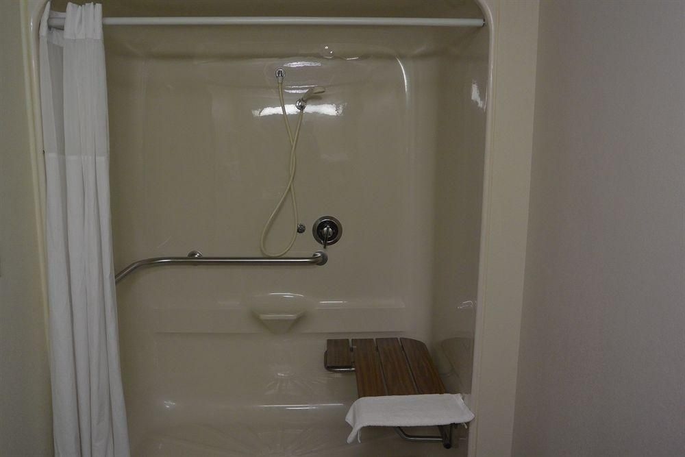 Days Inn Clarksville North4