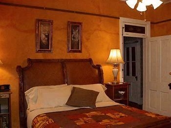 Burgundy Lane Bed & Breakfast1