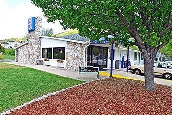 Motel 6 Asheville1