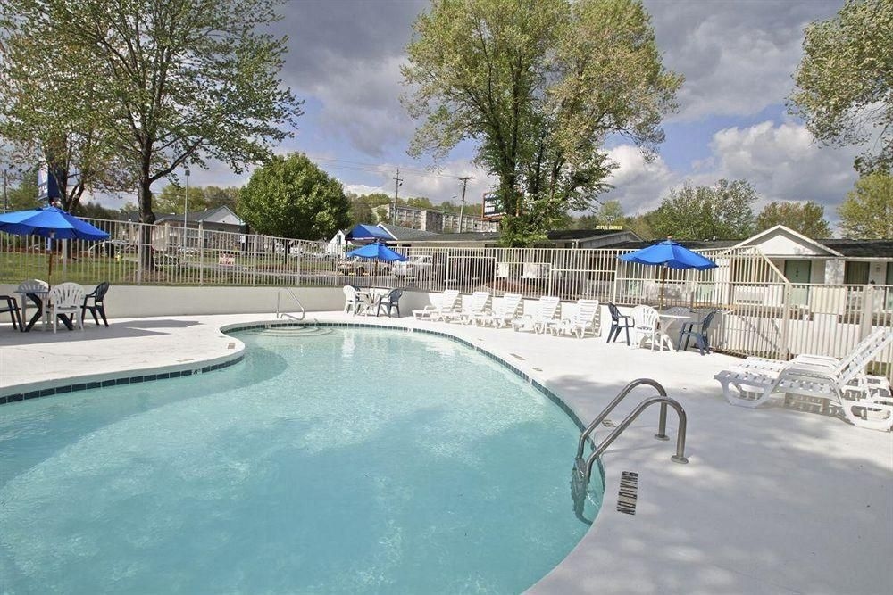 Motel 6 Asheville3
