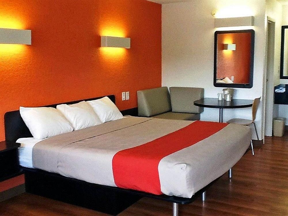 Red Roof Inn Kansas City North - Worlds of Fun4