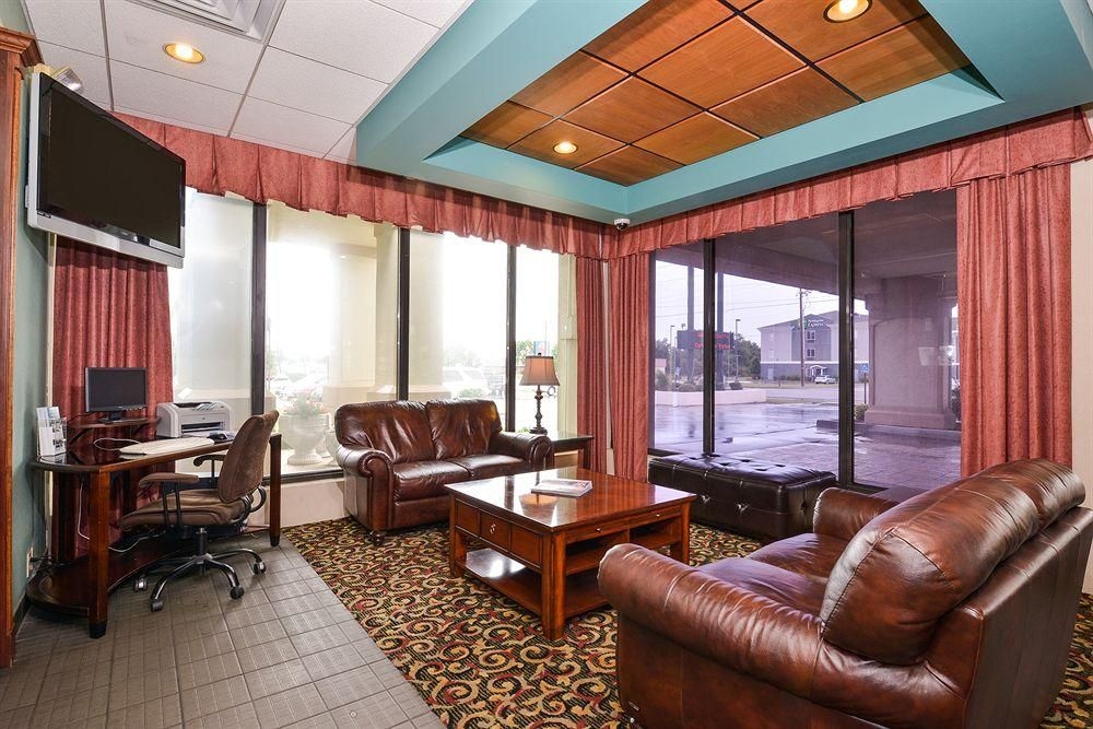 Lamplighter Inn and Suites1