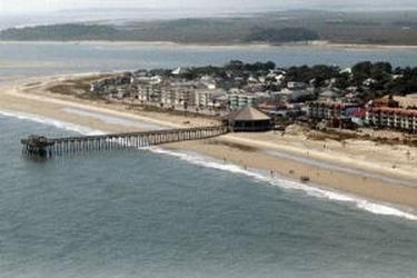 Sea And Breeze Hotel And Condo4