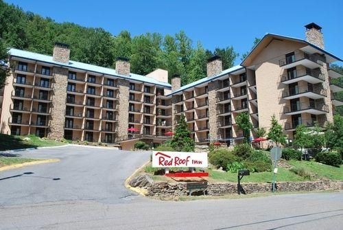 Red Roof Inn & Suites Gatlinburg - Aquarium0