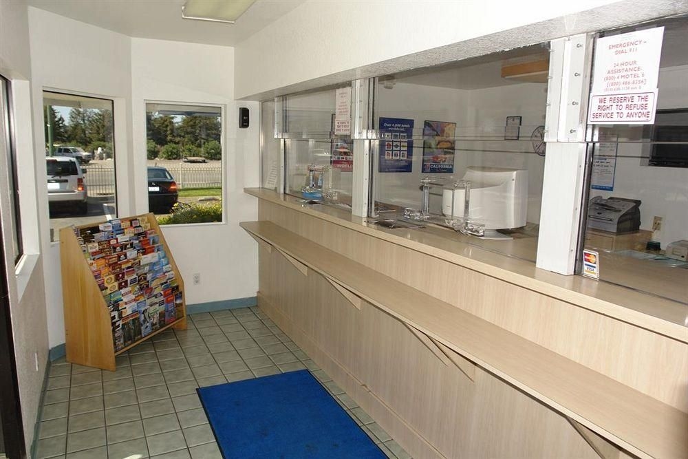 Motel 6 Oakland Airport2