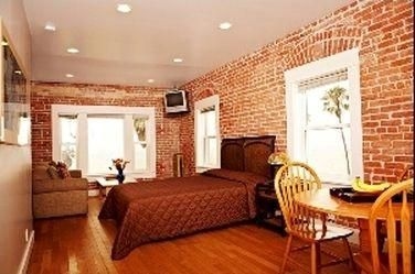 Venice Beach Suites And Hotel0