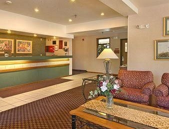 Super 8 Hotel Akron Green Uniontown2