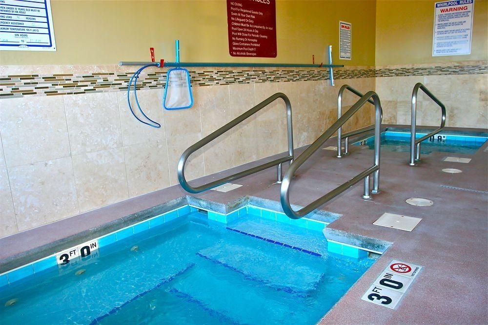 Holiday Inn Express Denver-intl Airport2
