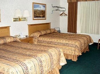 Steamboat Hotel3