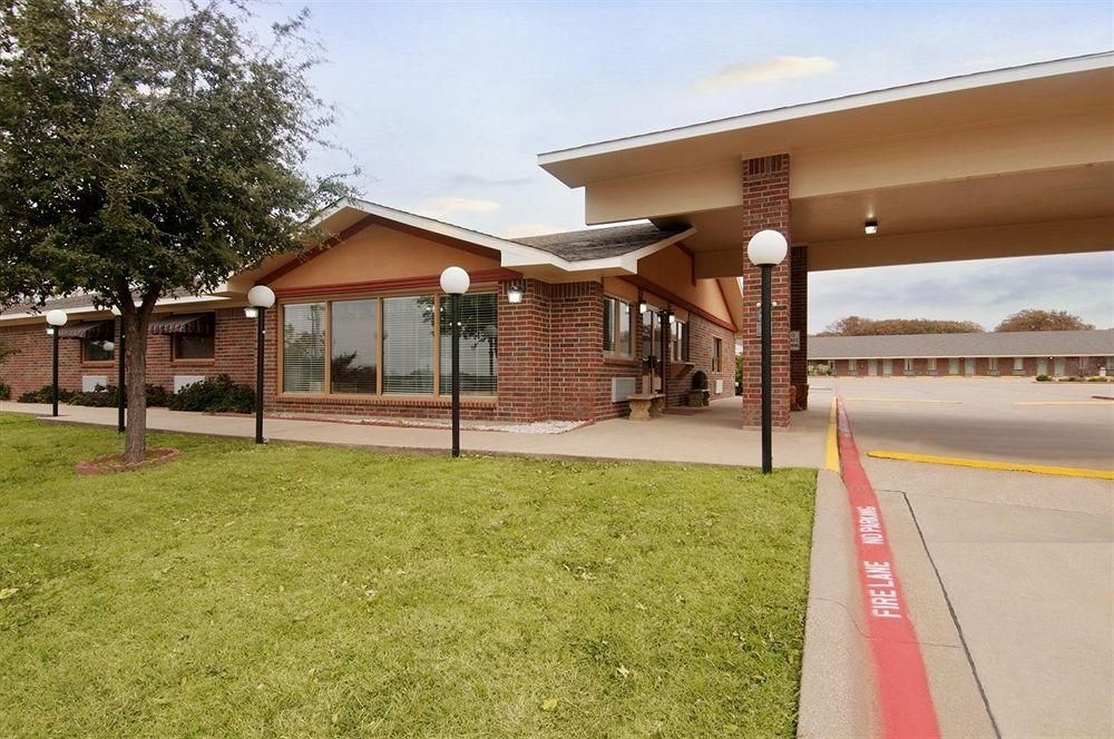Americas Best Value Inn2