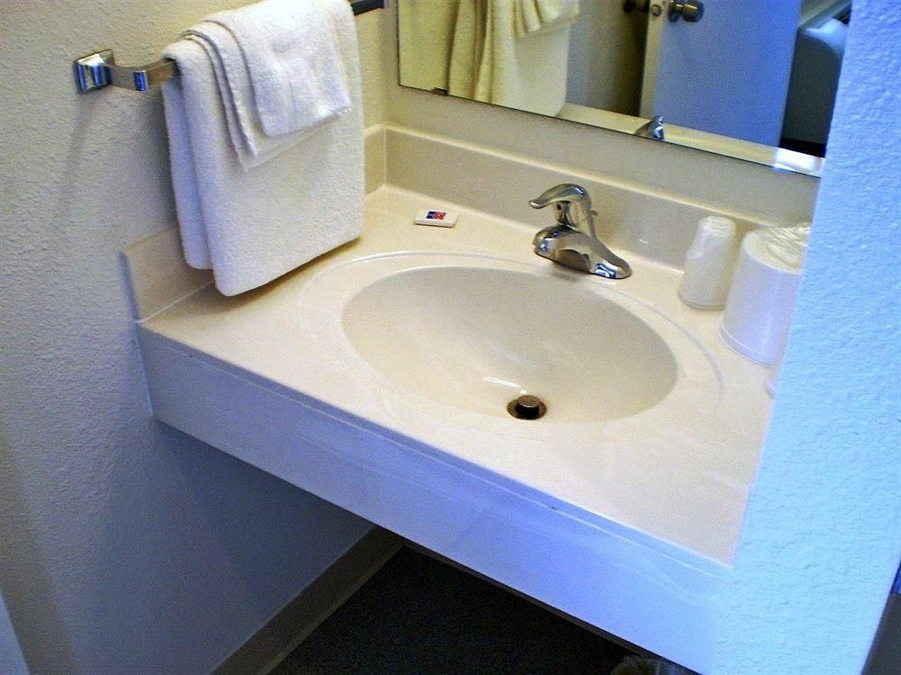 Motel 6 Evanston1