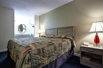 Americas Best Value Inn Port Jefferson Station Long Island2