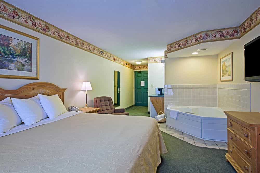 COUNTRY INNS STS MASON CITY