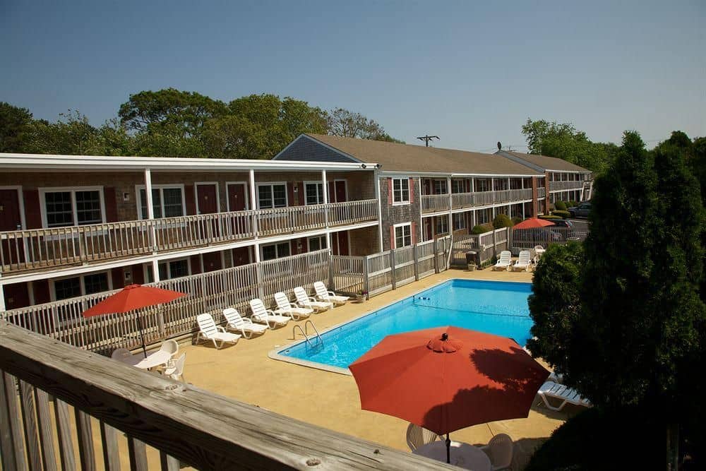 Holiday Hill Inn & Suites Holiday Hill Inn & Suites