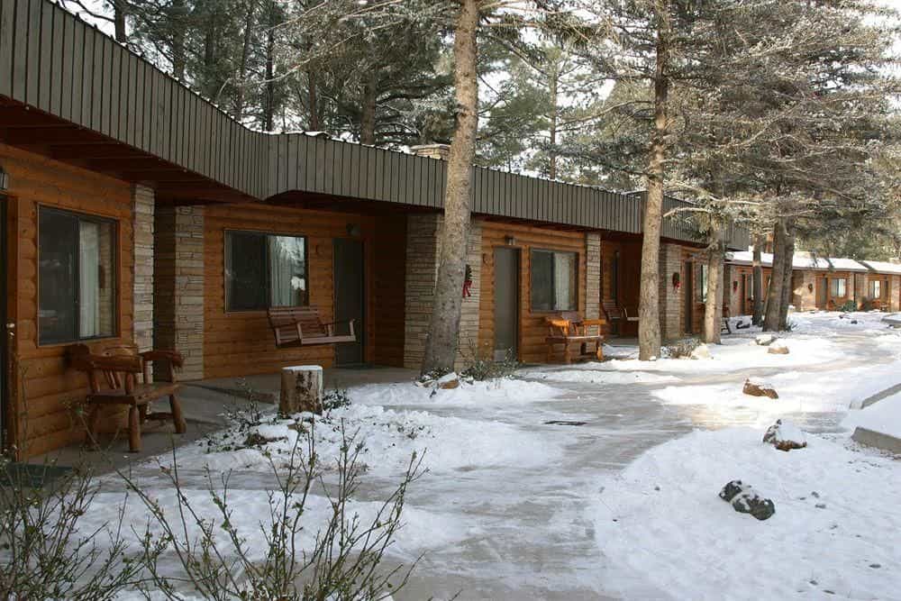 West Winds Lodge and Condos