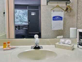 Howard Johnson Inn - Fredericksburg