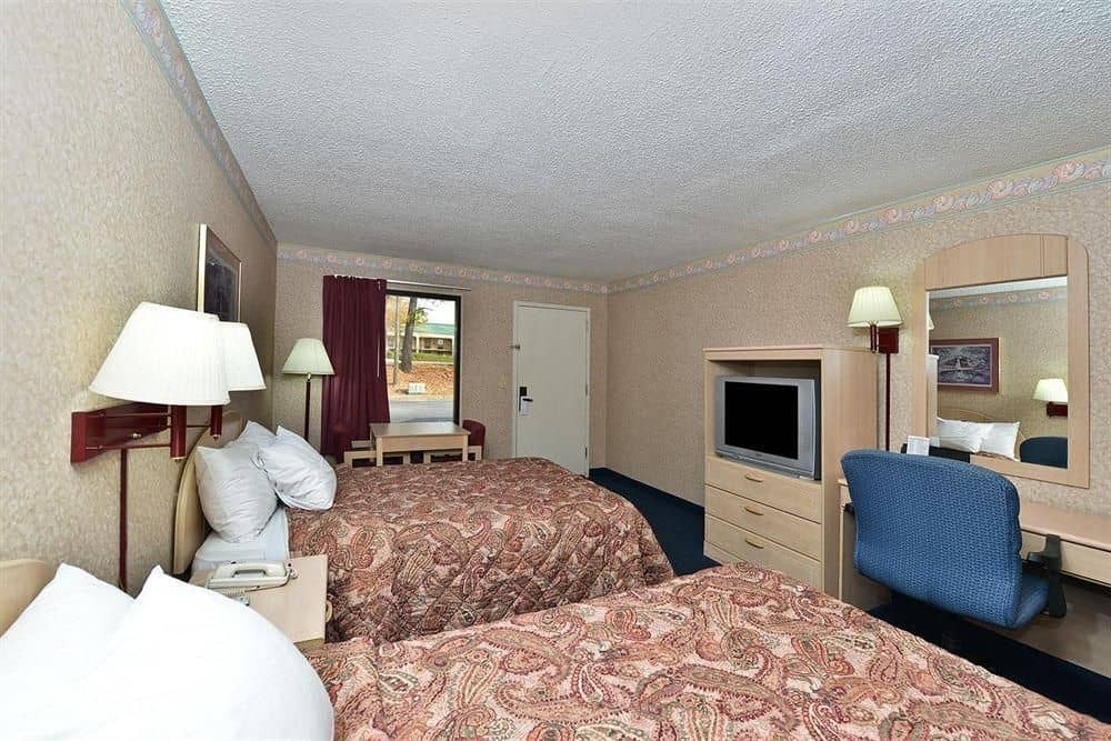 Days Inn Greensboro Convention Center/Coliseum Days Inn Greensboro Convention Center/Coliseum