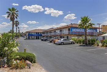 Howard Johnson On East Tropicana, Las Vegas1