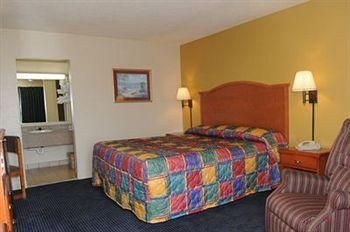 MIDTOWN INN AND SUITES4