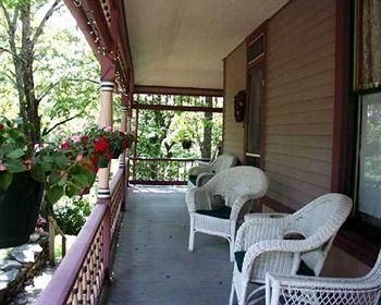 5 Ojo Inn Bed & Breakfast2
