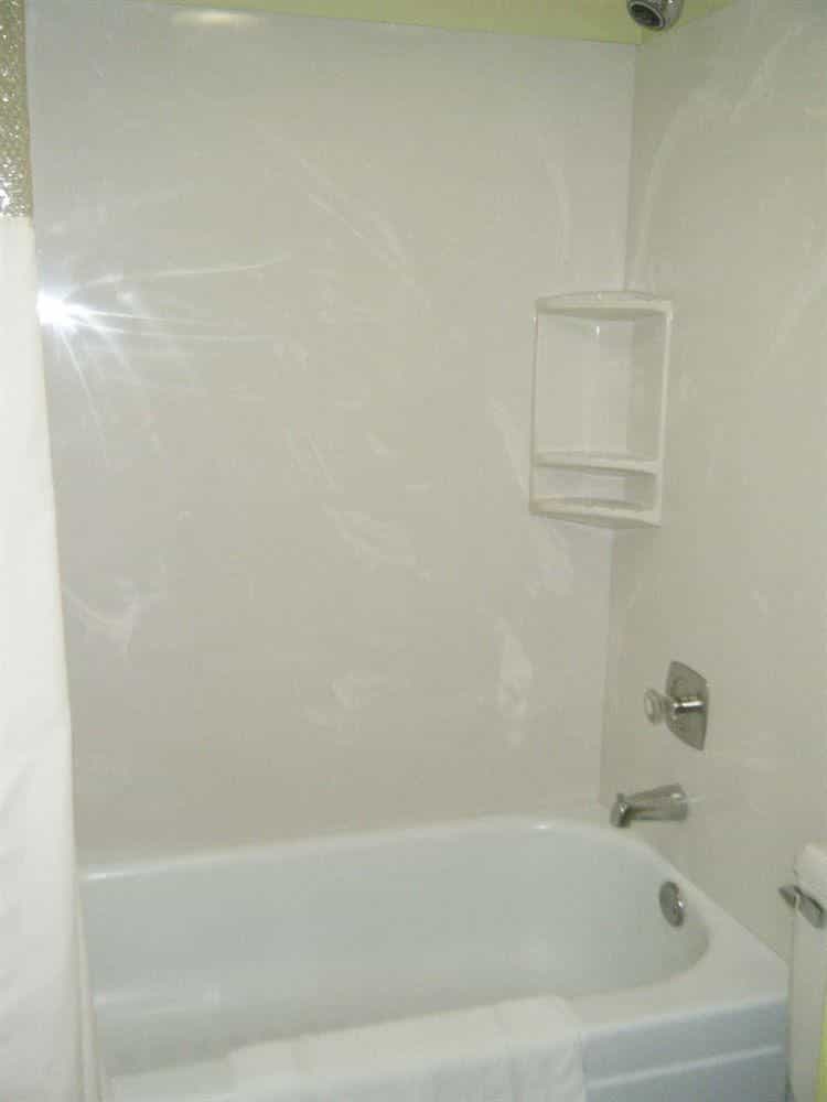 Days Inn and Suites Springfield