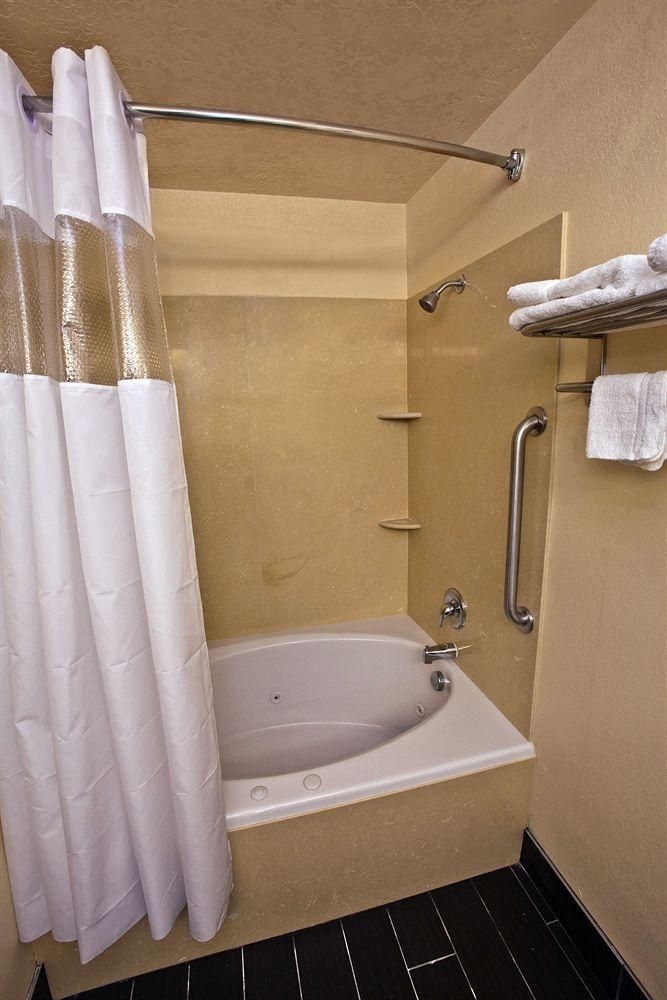 Ballard Plaza Hotel0