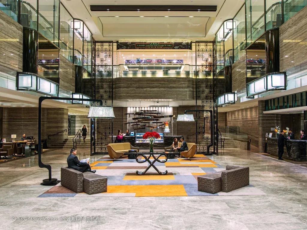 โรงแรมรอยัลพลาซ่า (Royal Plaza Hotel)2