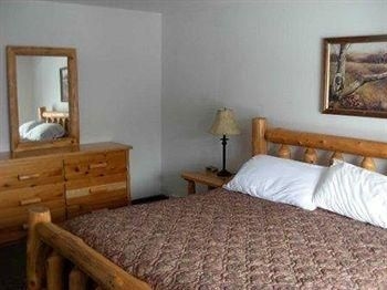 Lake George Diamond Cove3