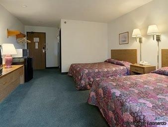 SUPER 8 COLDWATER3