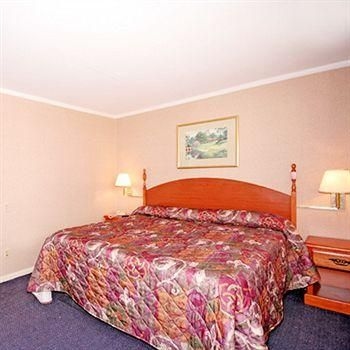 Regency Inn And Suites Greensboro1