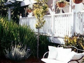 Salmonberry Inn & Beach House4
