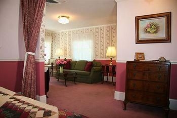 Olallieberry Inn B&B1