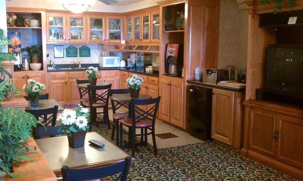 Vista Inn & Suites - Warner Robins, GA Vista Inn & Suites - Warner Robins, GA