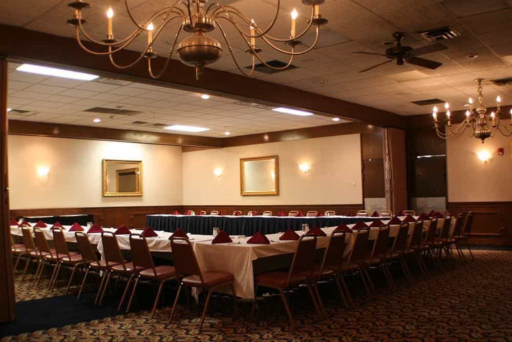 Hotel Carlisle & Embers Convention Center