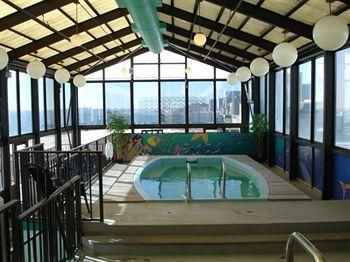 La Renaissance Suites1