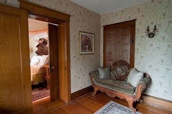 Australian Walkabout Inn B & B1