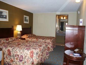 Knights Inn Bridgeport4