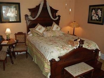 Lennox House Bed & Breakfast0