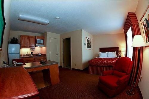 Home-Towne Suites Prattville4
