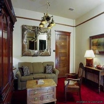 STOCKYARDS HOTEL HISTORIC STOC2