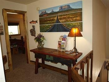 Whispering Pines Inn3