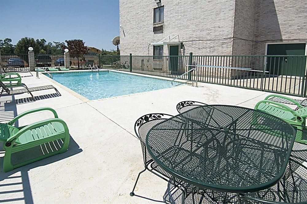 REGENCY INN AND SUITES BILOXI D4