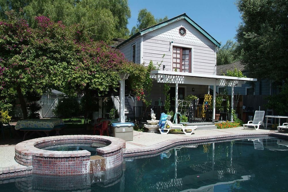 Madison Street Inn4