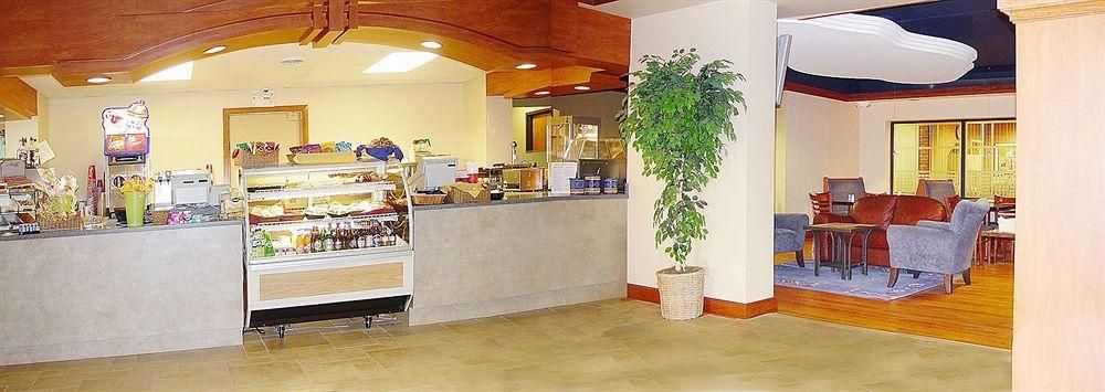 Plaza Suites, Midland, MI4