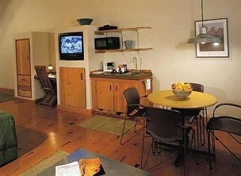 Desert Pearl Inn0